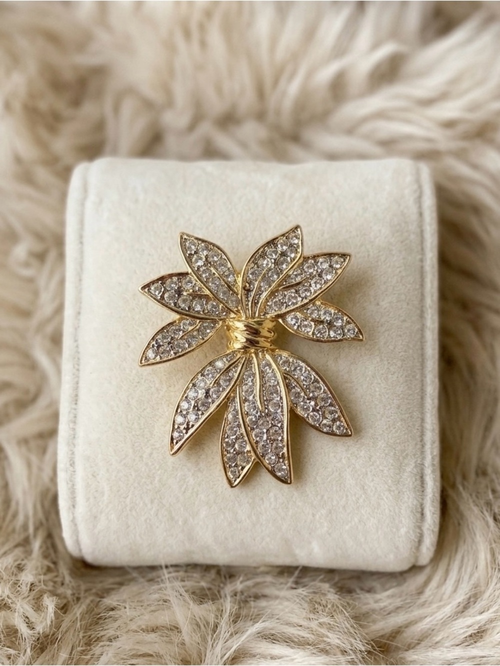 Vintage Gold Tone Clear Rhinestone Floral Starburst Brooch Pin